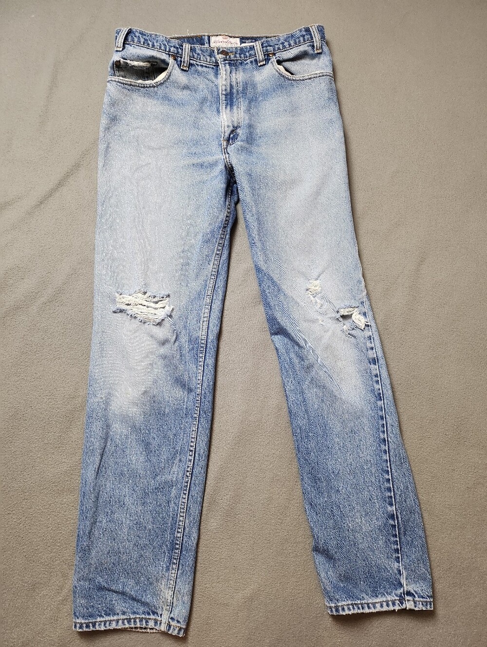 Vintage Levi’s 540 Relaxed Fit Jeans Light Wash Distressed Size 36